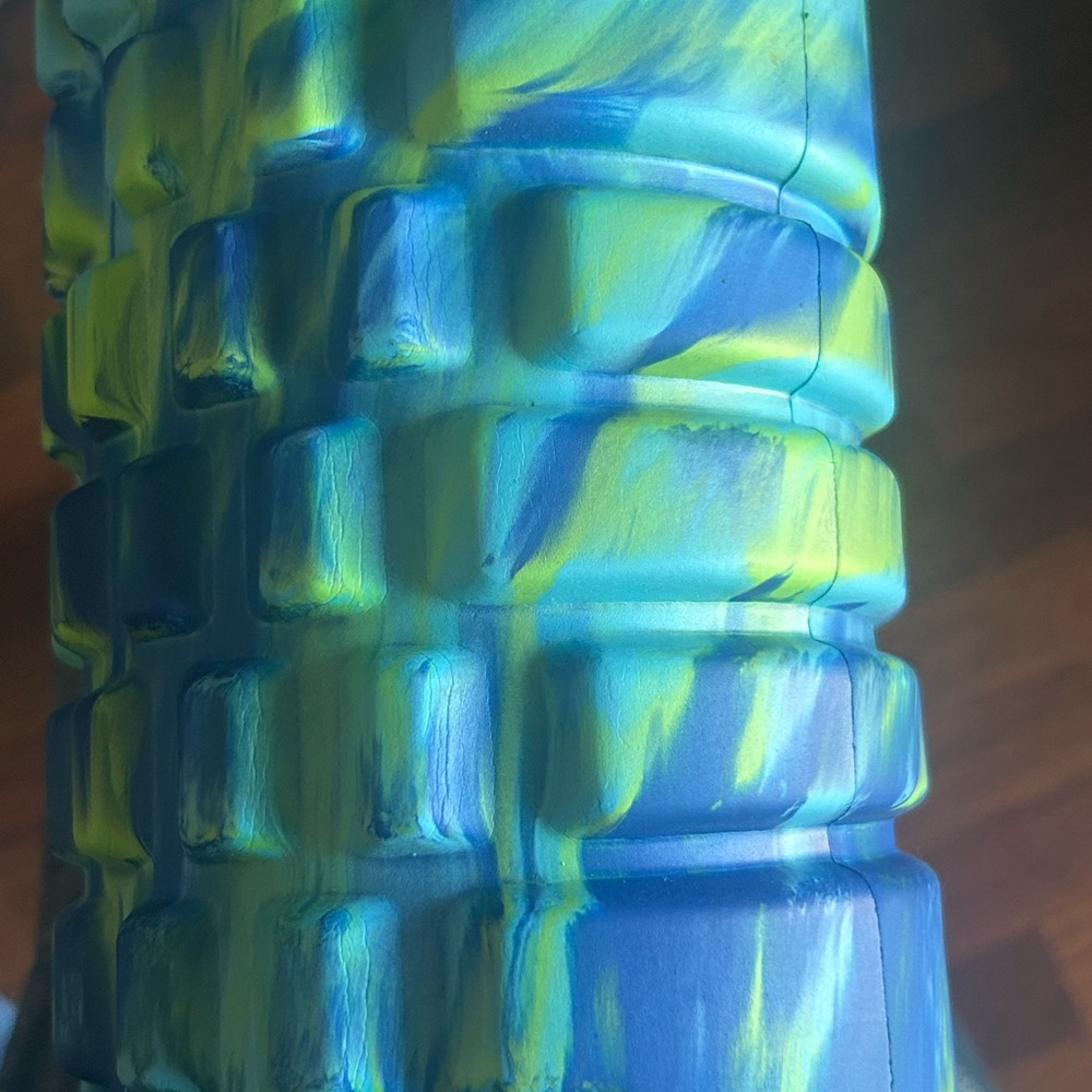 321 STRONG Foam Roller - Medium Density Deep Tissue Massager for Muscle Massage - Picture 2 of 5